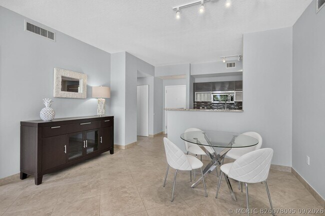 Building Photo - 550 Okeechobee Blvd