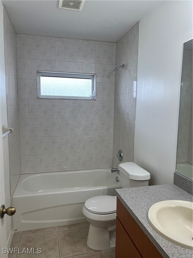 Building Photo - 279 SW 3rd Terrace