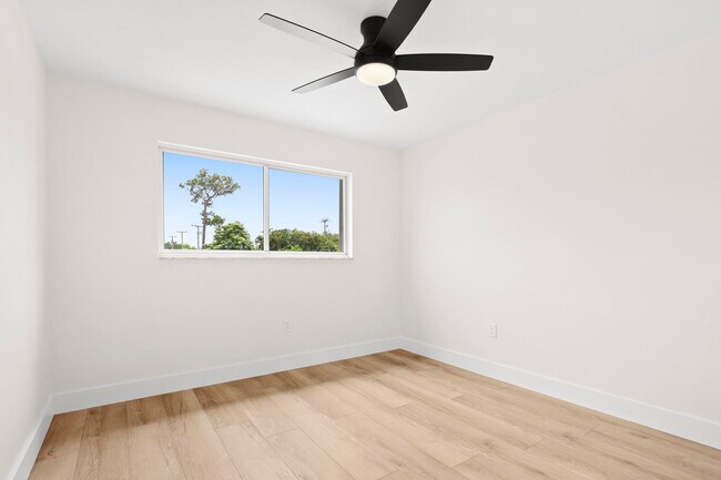 Building Photo - 3905 Flag Dr