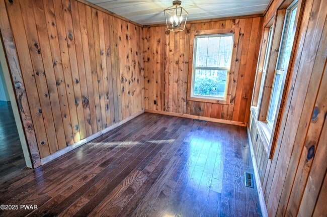 Building Photo - 424 Sunset Forest Dr