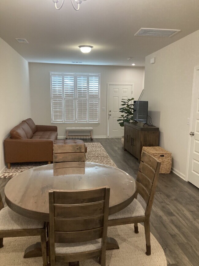 Building Photo - FULLY FURNISHED Home in Hermatige