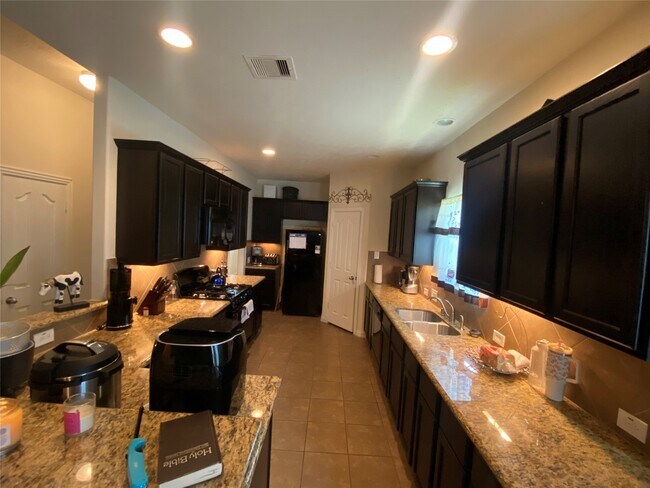 Building Photo - 8315 Quest Ct