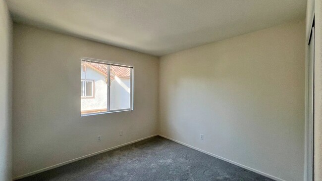 Building Photo - 10206 Wateridge Cir