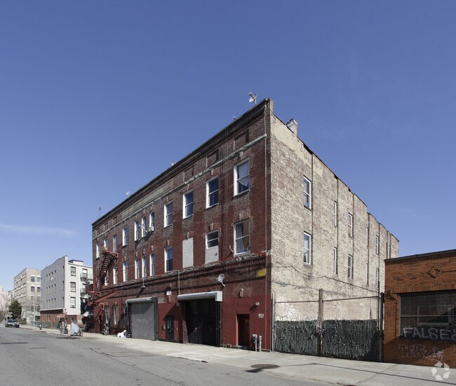 Primary Photo - 281 N 7th St