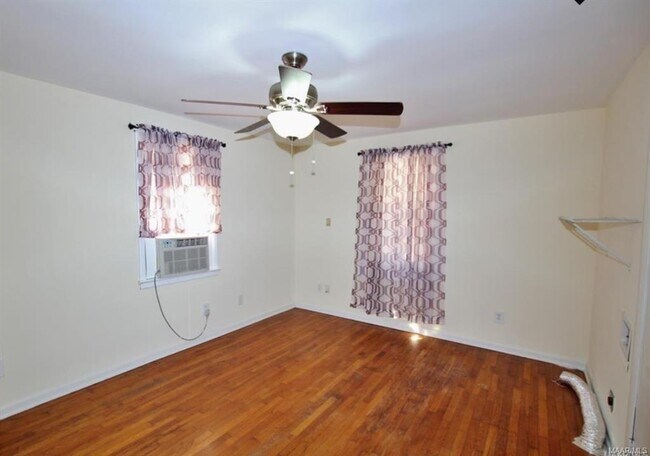 Building Photo - 418 Claud Rd