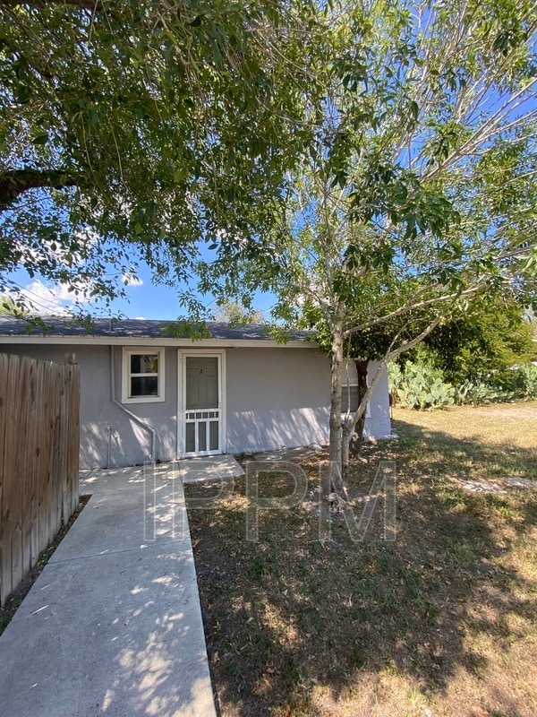 Building Photo - 902 N D St