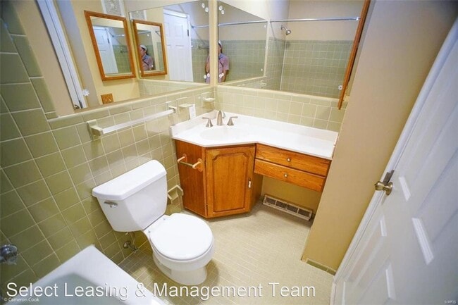 Building Photo - 4 br, 2 bath House - 1226 Wissmann Dr