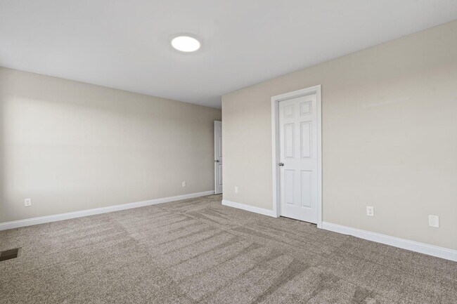 Building Photo - 824 Copley Pointe Dr
