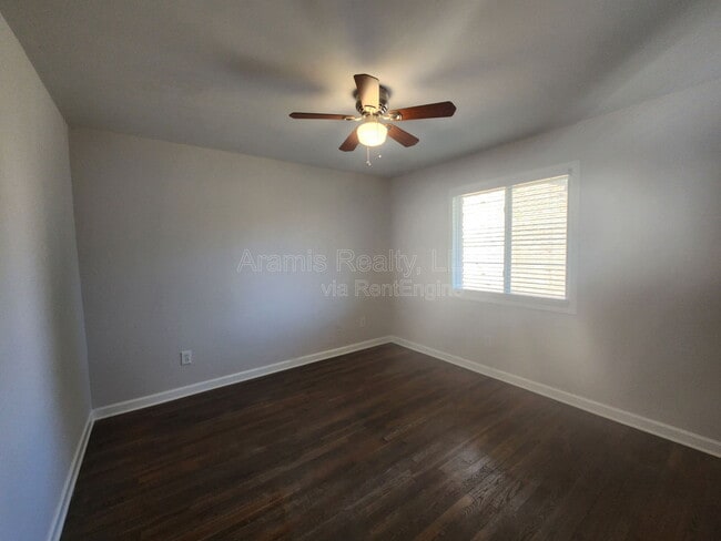 Building Photo - 1651 Line Cir