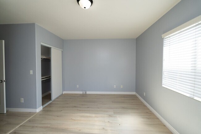 Building Photo - 16030Cent