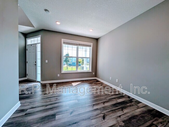 Building Photo - 9850 Glacial Valley Rd