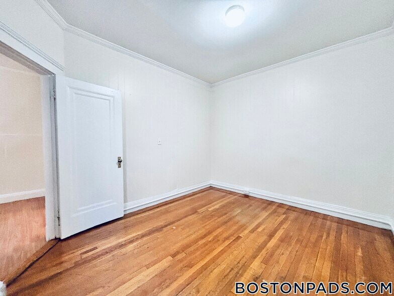 Building Photo - 1191 Boylston St