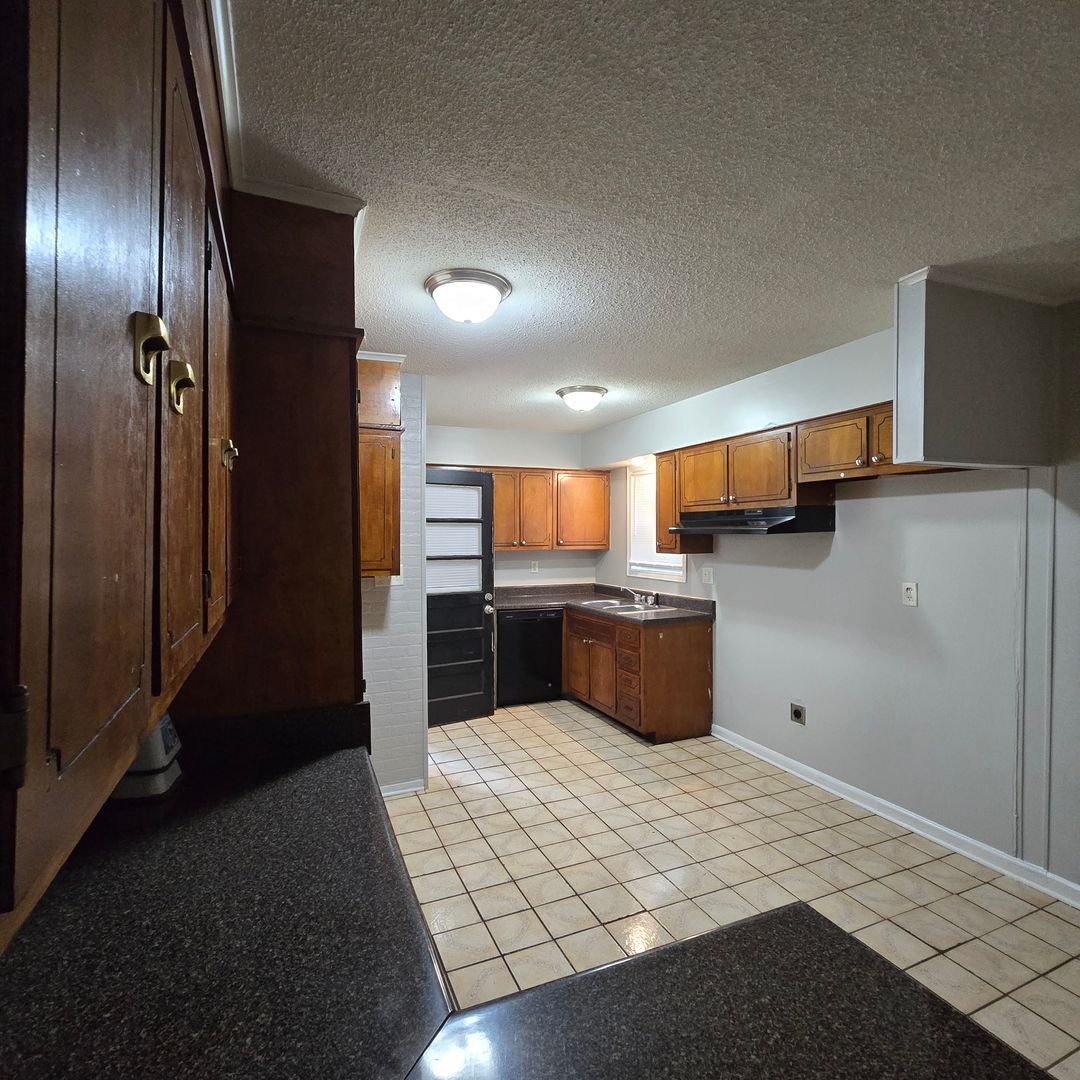 Building Photo - 3593 Voltaire Ave