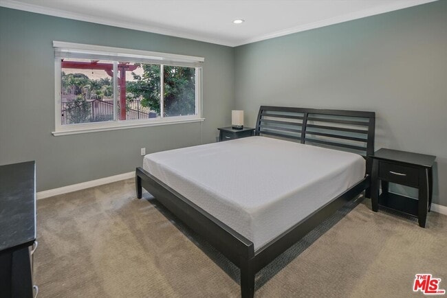 Building Photo - 438 Raindance St