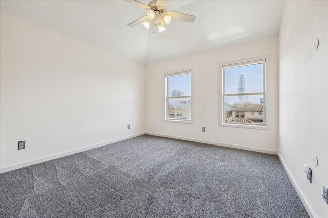 Building Photo - 5512 Val Verde St