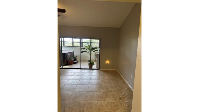 Building Photo - 4644 La Jolla Dr