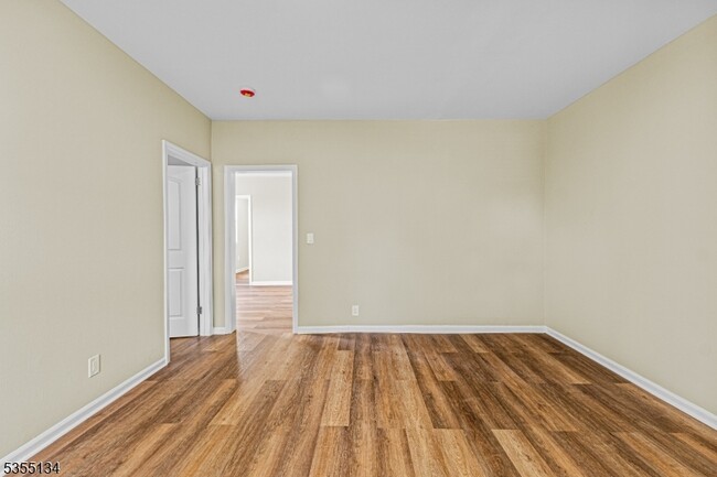 Building Photo - 388 Cook Ave
