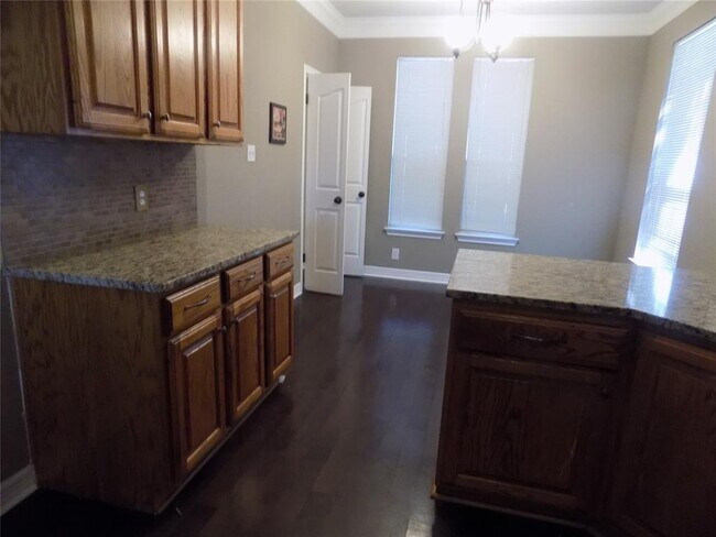 Building Photo - 30202 Oak Tree Dr