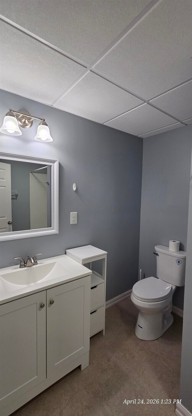 Building Photo - 15 Bonnie Ln