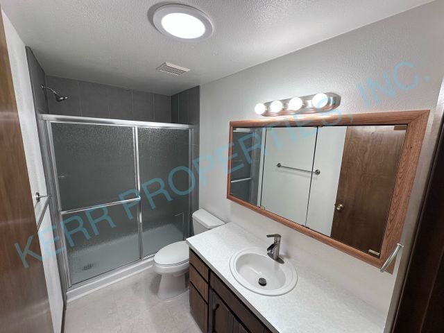 Building Photo - Charming 3-Bed Oasis with 2 Full Baths in Oregon City – 1,360 Sq. Ft. of Comfort Awaits!