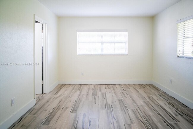 Building Photo - 8650 SW 67th Ave