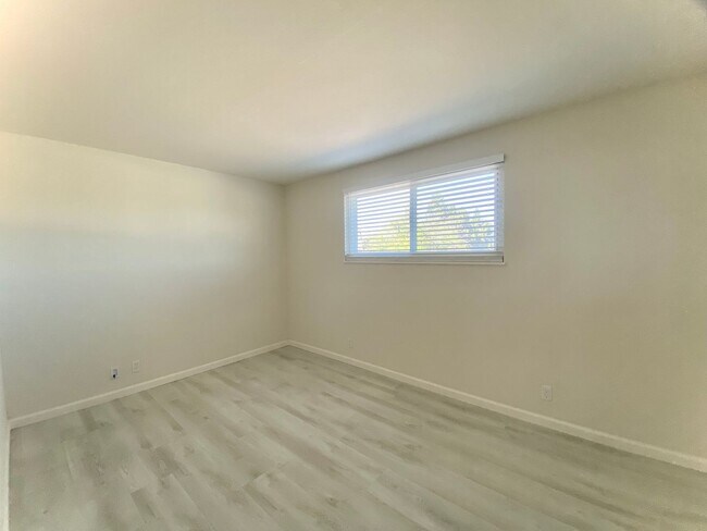 Building Photo - Gorgeous 5-bedroom home located in Fremont! – Huge Backyard!