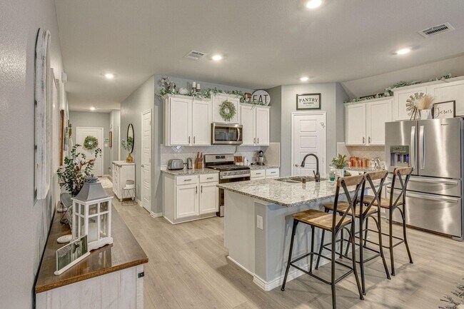 Building Photo - 125 Coyote Trl