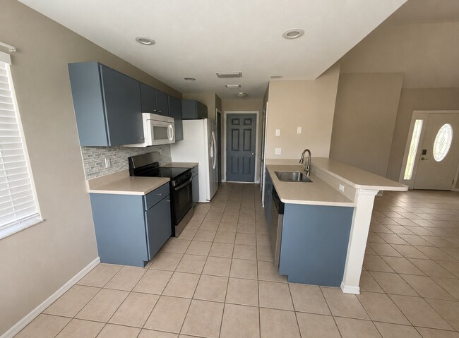 Building Photo - 6487 Orduna Dr