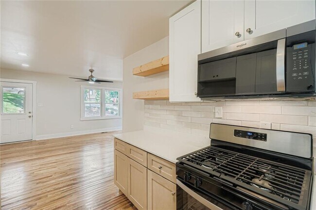 Building Photo - 1191 Beechview Dr SE