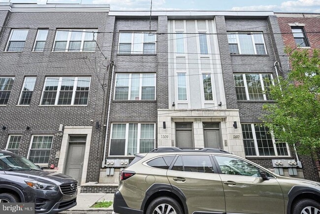 Building Photo - 1309 N 6th St