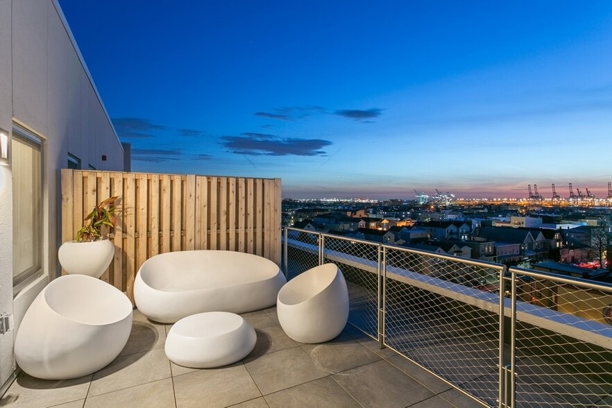 Roof Terrace - B22