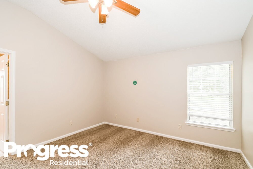 Building Photo - 1659 Spring Oaks Ln