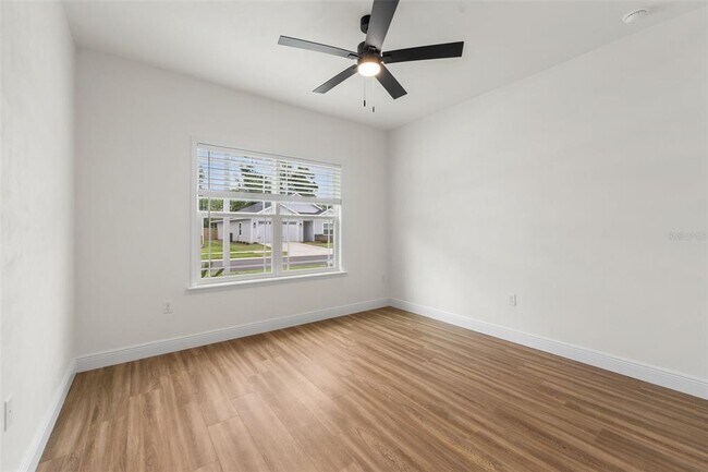 Building Photo - 6735 SW 10th Ln