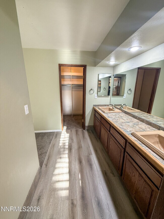 Building Photo - 4011 Bluegrass Ct