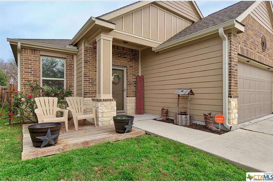 Building Photo - 4302 Stanley Park