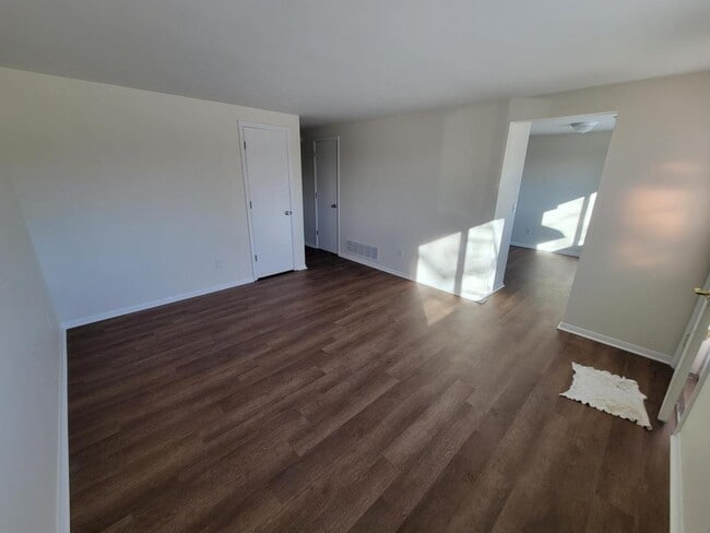 Building Photo - 4922 S Harrison St