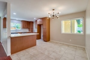 Building Photo - 9813 Medina Dr