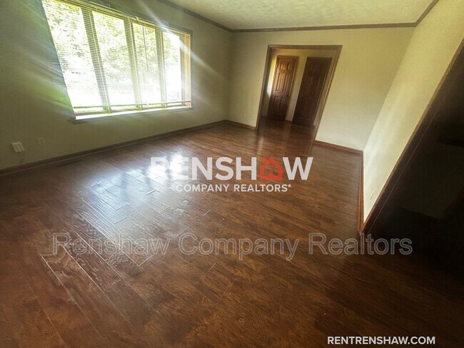 Building Photo - 10 Dawn Pl