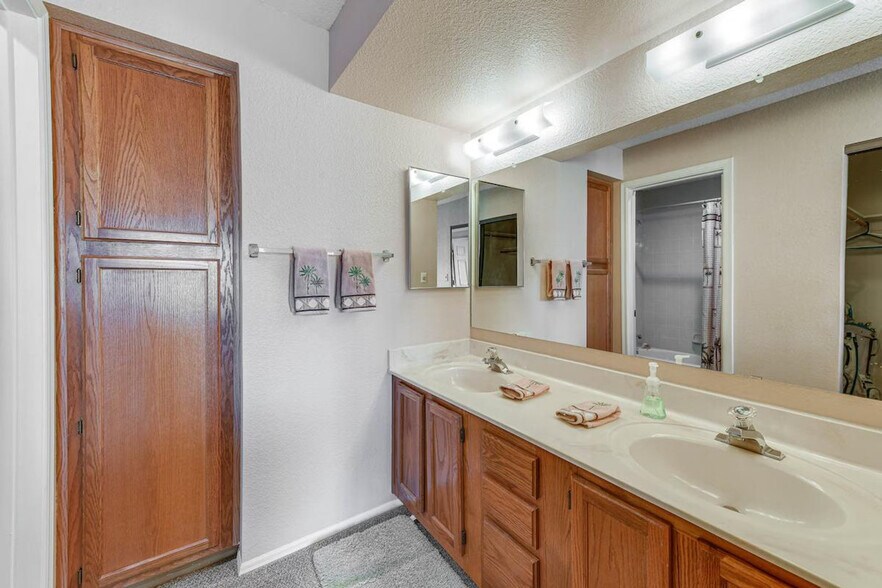 Building Photo - 205 E Boise St