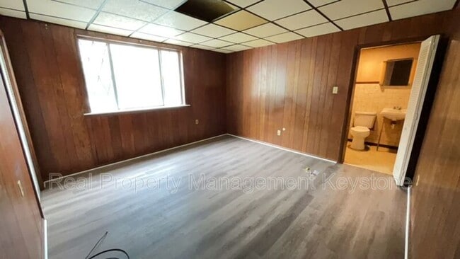 Building Photo - 121 Cutler St