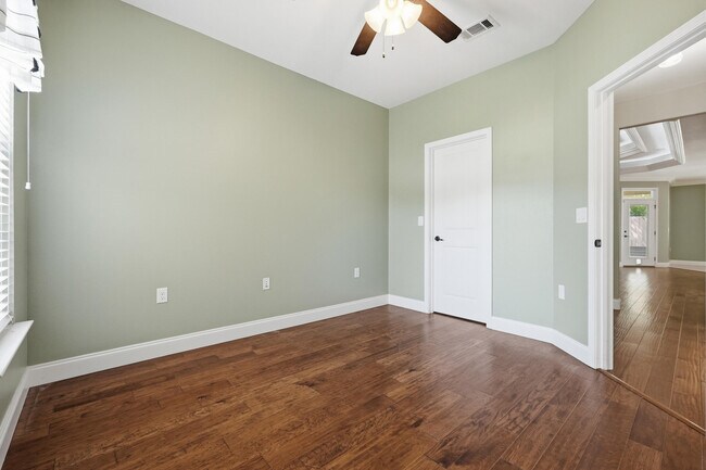 Building Photo - 2348 Cummings Dr