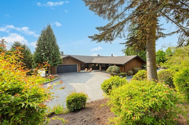 Building Photo - 20479 Comet Ln