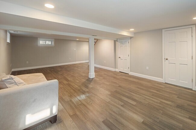 Building Photo - 109 Brookside Ave