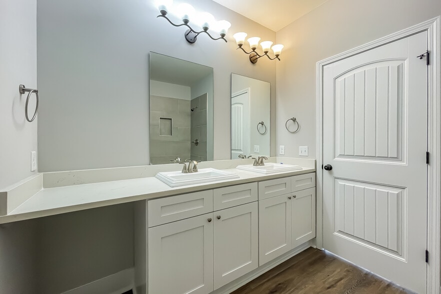 Building Photo - 16 Greyfield Dr