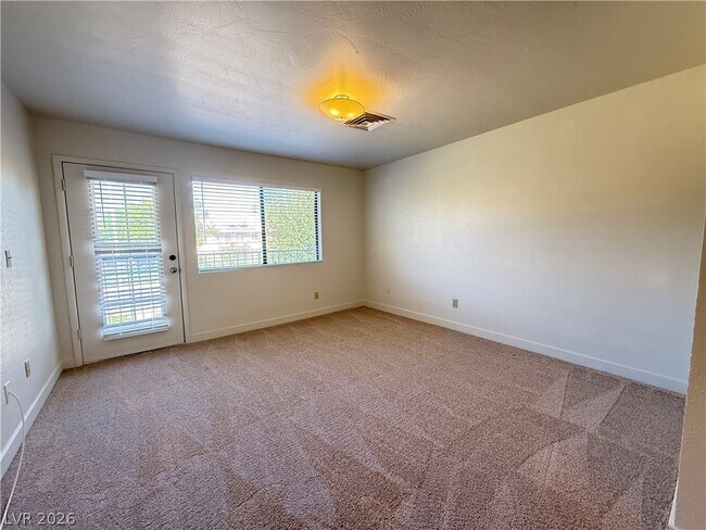 Building Photo - 4025 Delos Dr