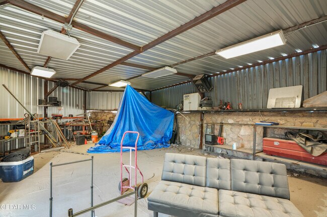 Building Photo - 13475 Sunset Hills Dr