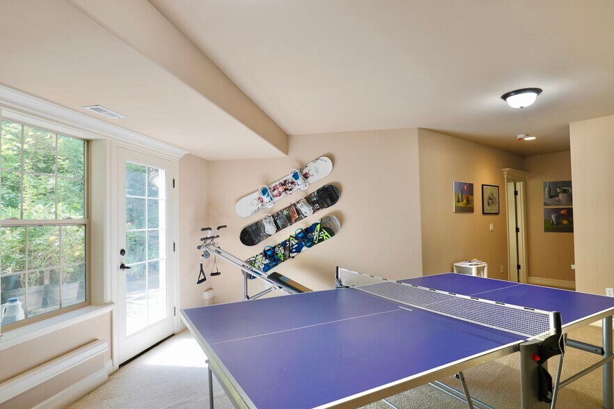 Building Photo - 12323 NE 102nd Ln