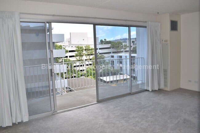 Building Photo - 710 Lunalilo St