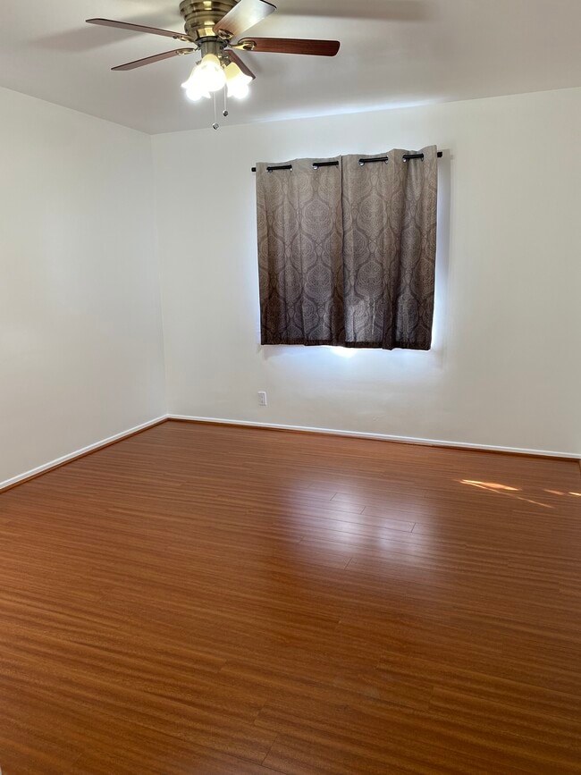 Building Photo - 1820 Verdugo Loma Dr