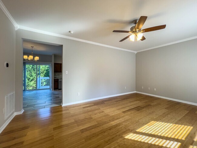 Building Photo - Spacious Three-Bedroom Townhouse in West A...